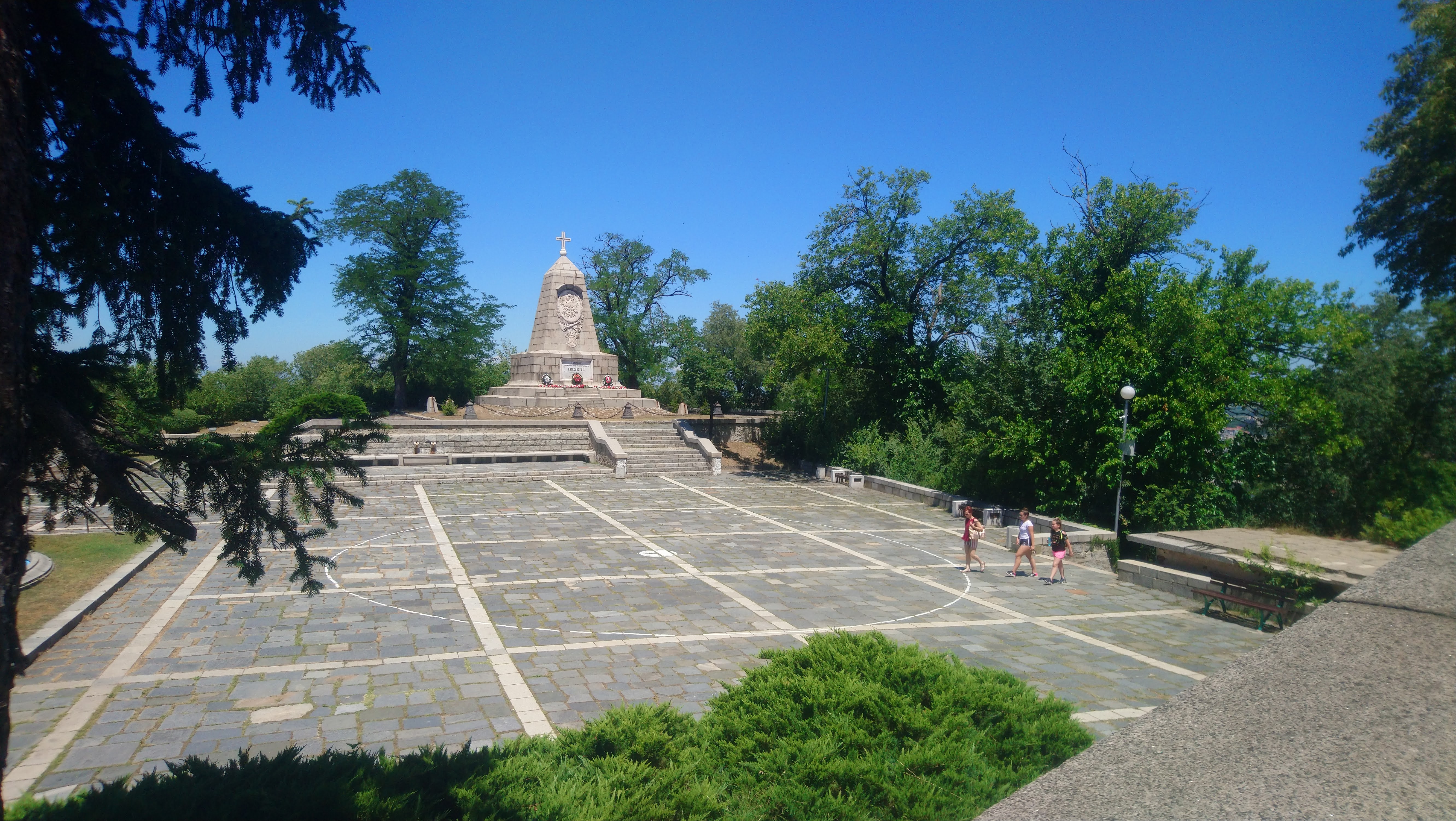 Паметници в парка